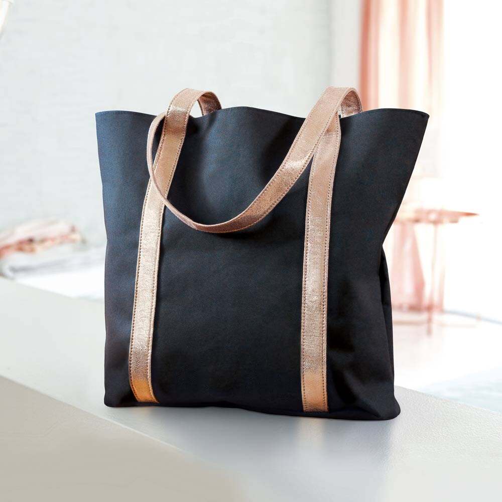 Сумка Noir 32 х 10,5 х 33 см
Сумка Noir 32 х 10,5 х 33 см